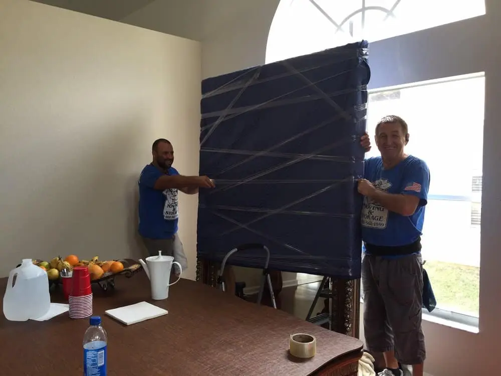 How we pack our customers' belongings (2).